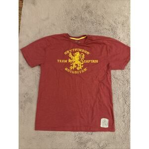 Harry Potter Universal Studios Gryfindor Quidditch Captain Shirt - Size: L